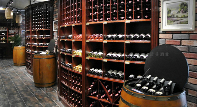 開(kāi)紅酒店大概需要做多少投資?